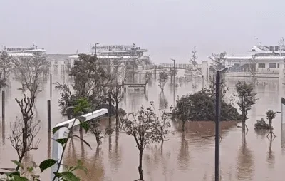 Floods swamp southern China