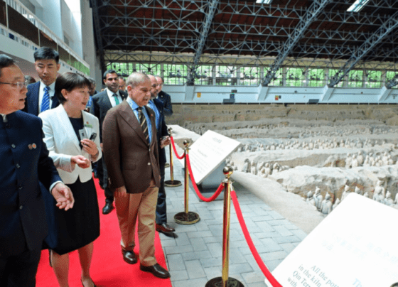 PM visits Terracotta Warriors Museum in Xi’an