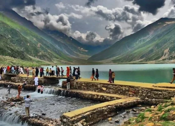 Nine friends disappear on return from Kaghan trip