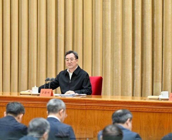 China's vice premier stresses development of higher education