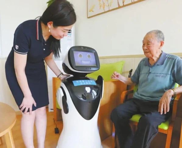 由于人口老龄化担忧，中国将加速人工智能和大数据在老年护理中的应用